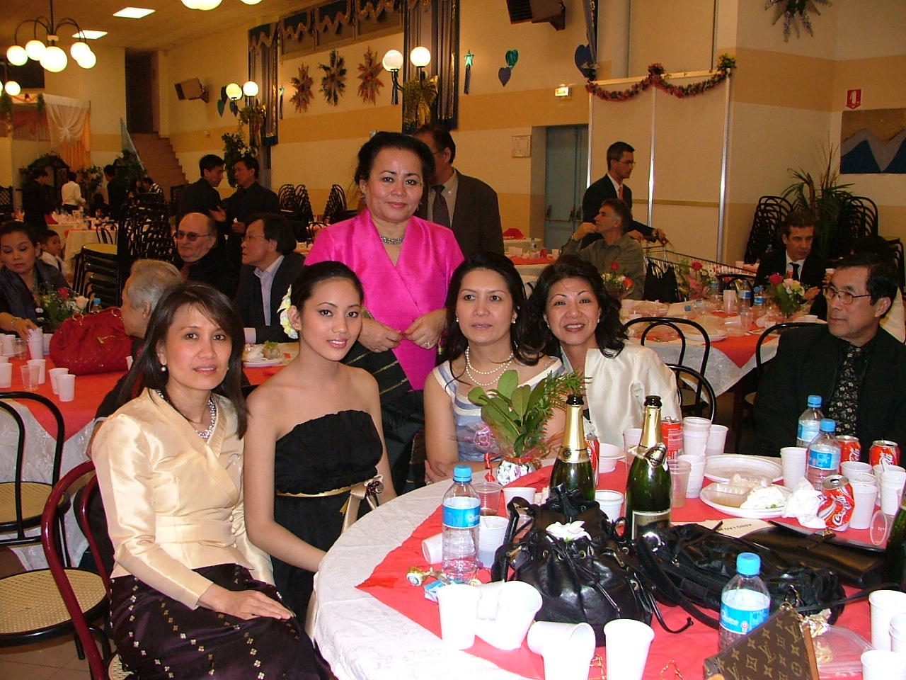 soirée pimay lao 2007associa.femmes lao en france 495.jpg